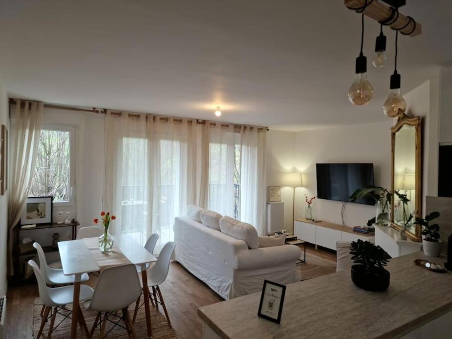 Cozy Apartment Near Paris Clamart Exterior photo